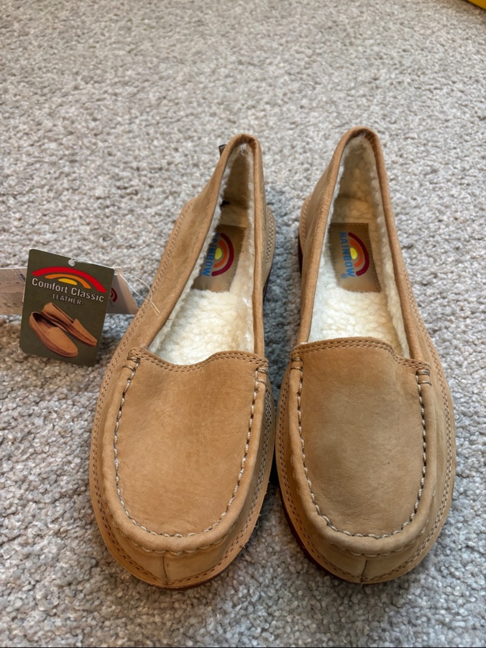 Rainbow size women’s 10 Comfort Classic Leather Tan Suede Moccasin Slippers